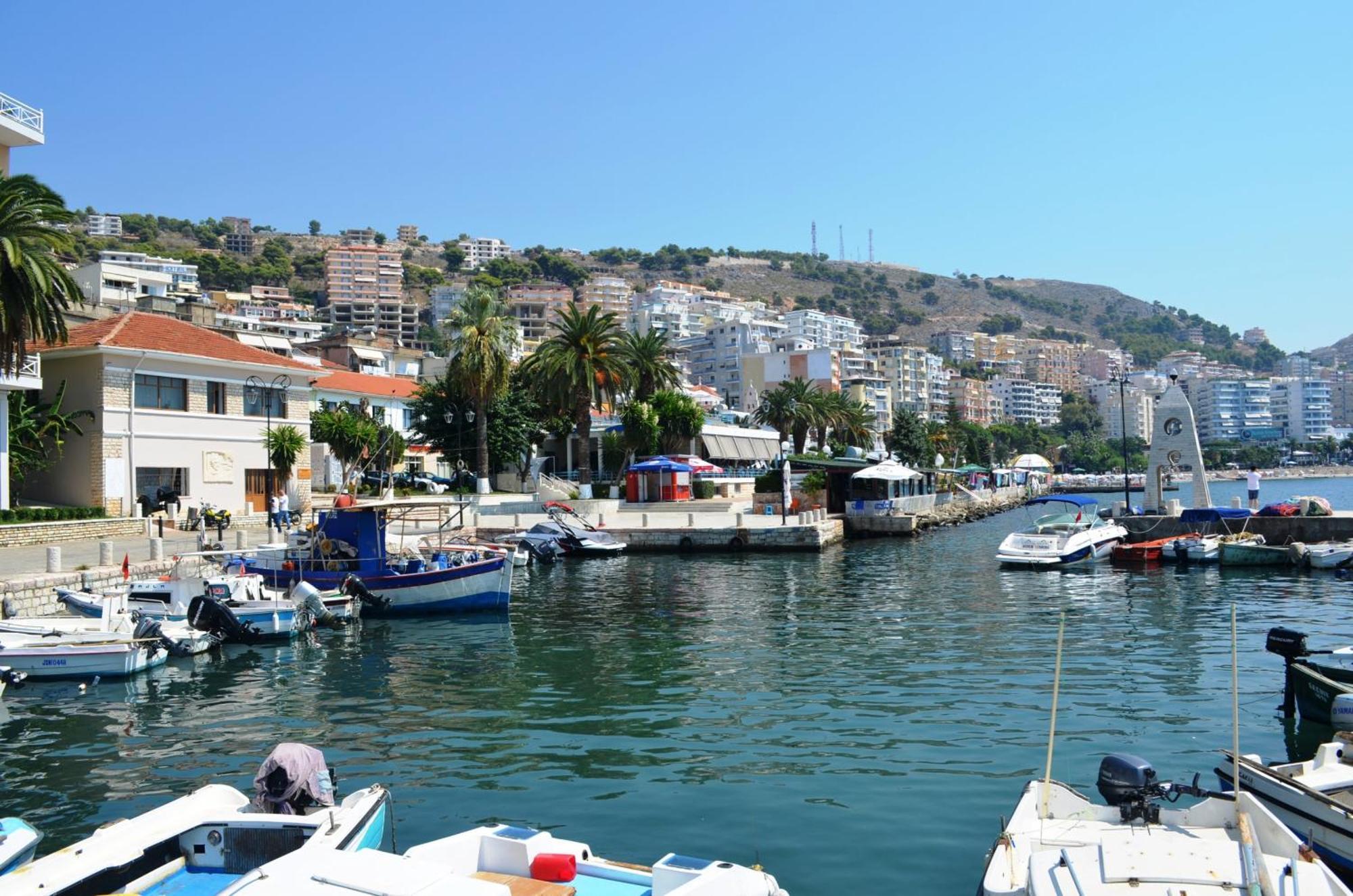Apartments Blue Horizons Sarandë Exteriör bild