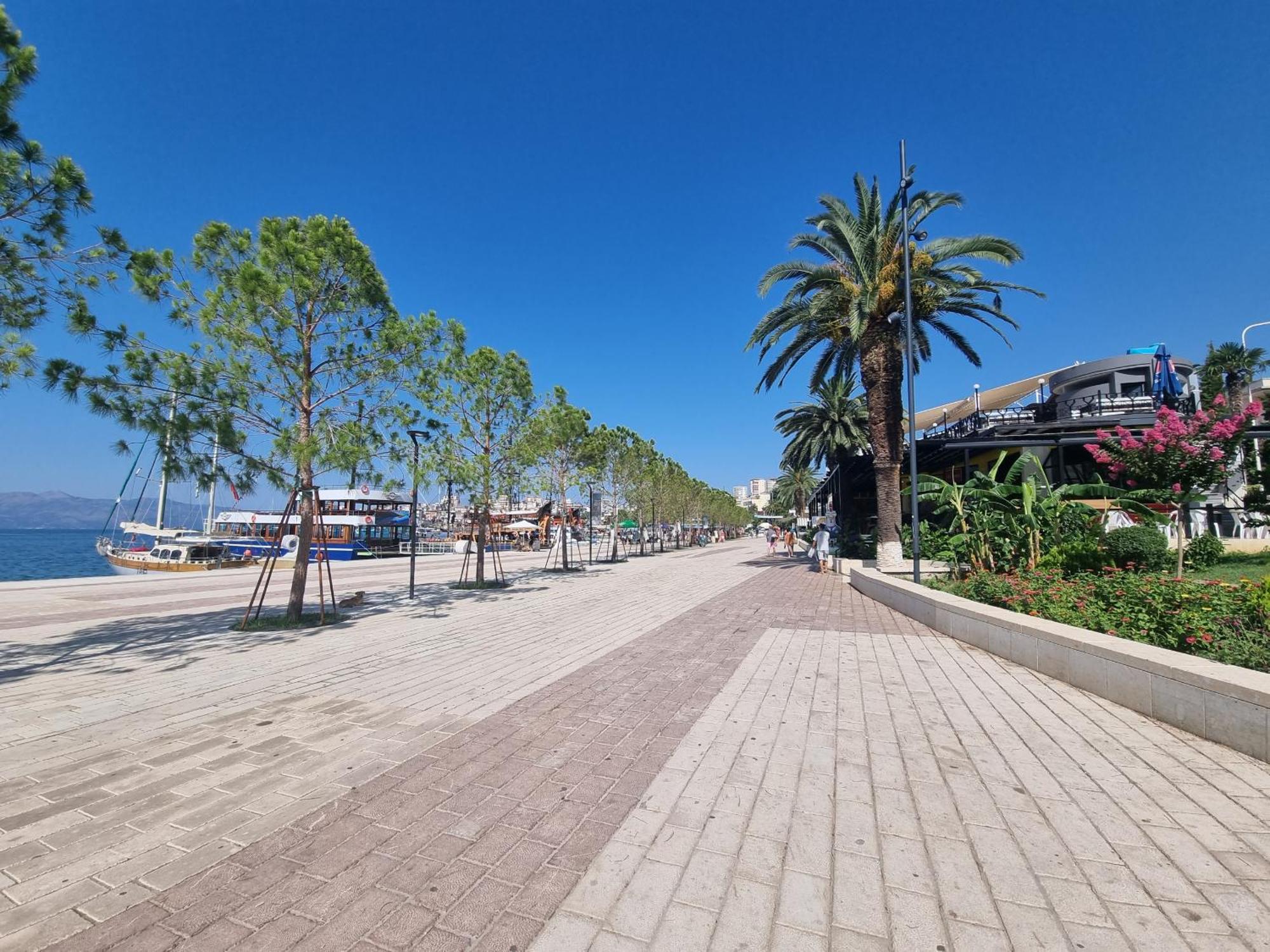 Apartments Blue Horizons Sarandë Exteriör bild