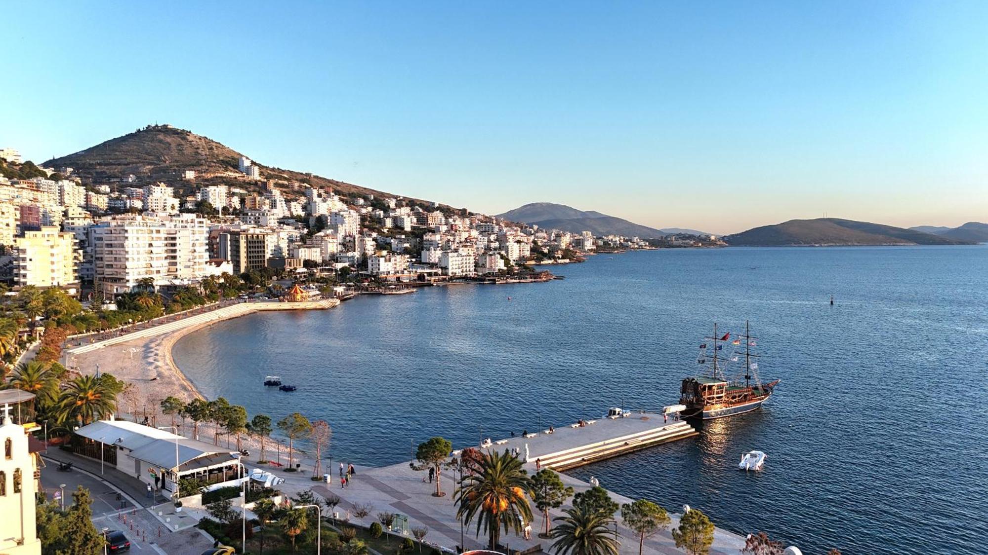 Apartments Blue Horizons Sarandë Exteriör bild