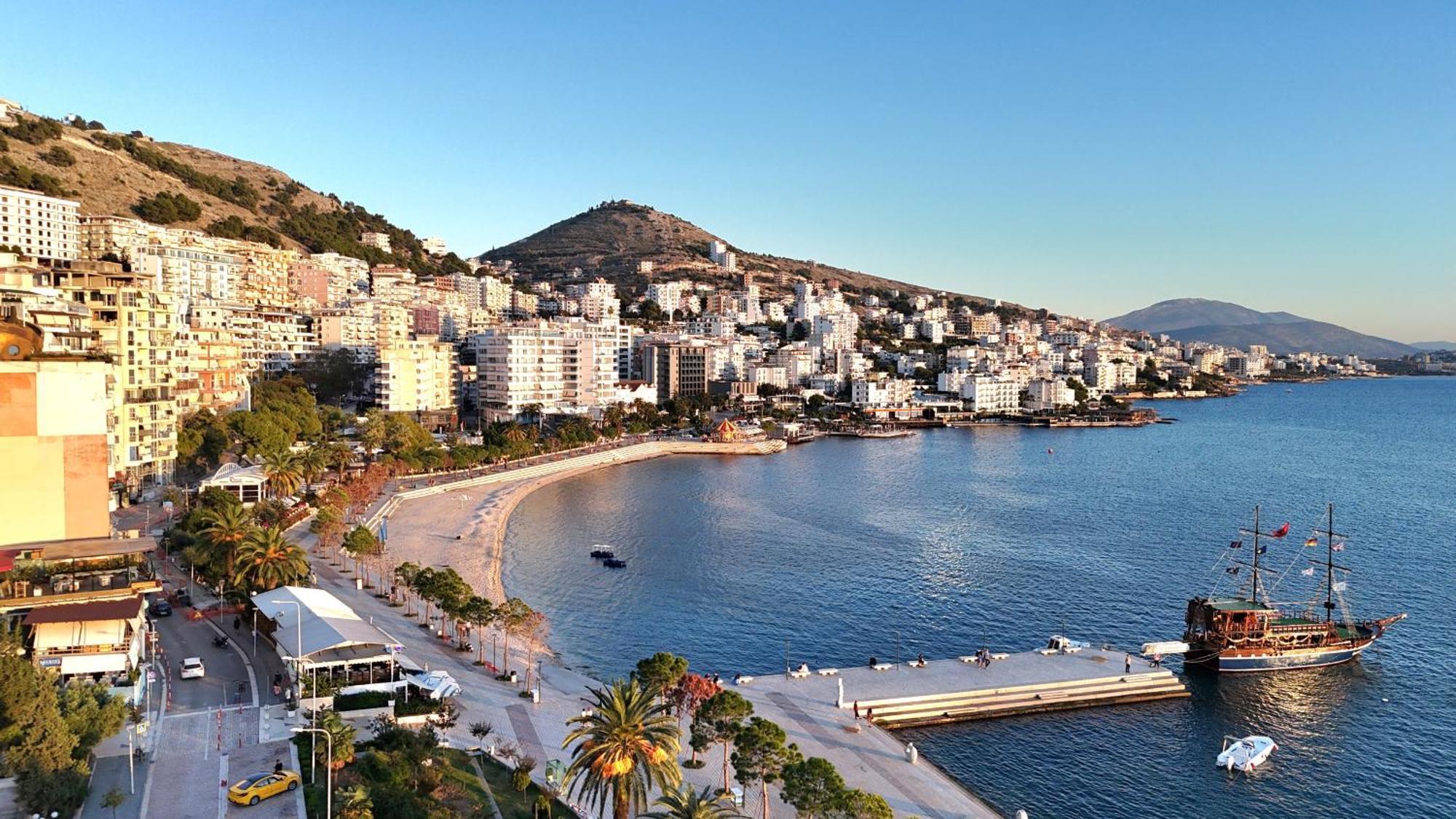 Apartments Blue Horizons Sarandë Exteriör bild
